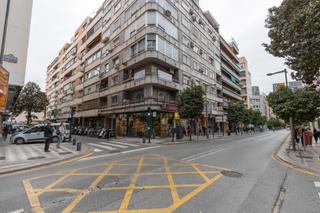 Appartement à Calle doctor martín lagos 26. Piso centro granada