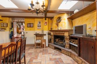 Casa a Ambroz. Adosada en ambroz