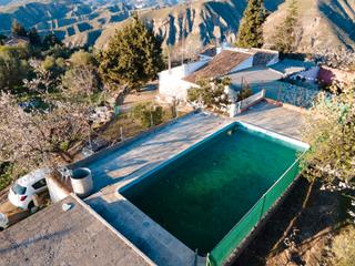 Masia a Monachil Pueblo. Cortijo con piscina