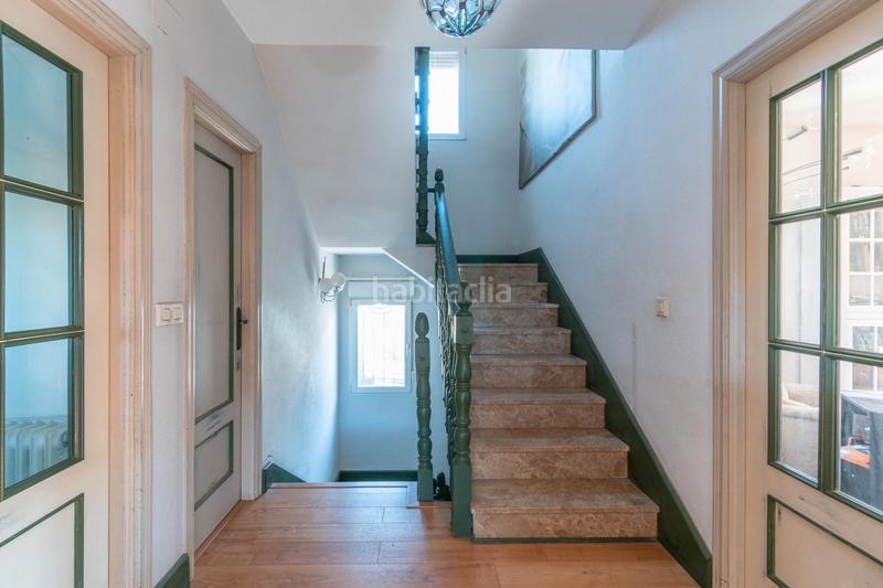 Foto 45759b1b-631a-4aad-b0f5-50112e582e1f. Casa pareada en calle julián besteiro 28 viveienda en esquina en Zubia (La)