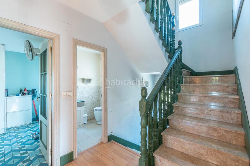 Foto b61087e6-80c0-4924-8eb0-723c856cbead. Casa pareada en calle julián besteiro 28 viveienda en esquina en Zubia (La)