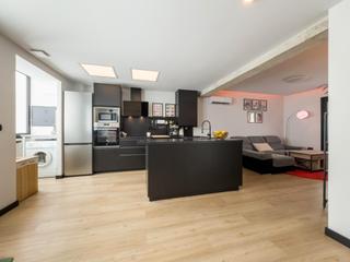 Appartement  Calle nueva de la virgen. Piso a 100 metros del corte ingles