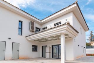 Xalet a Avenida molino alto 10. Chalet nuevo