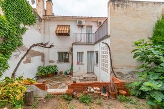 Casa a Calle pensamiento 15. Casa con gran patio