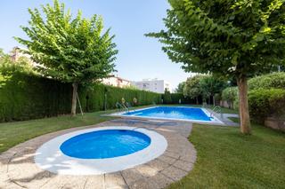 Appartement à Calle maría de maeztu 21. Atico con piscina y garaje