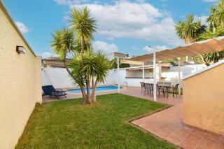 Xalet  Urbanizacin el puntal g-2. Chalet pareado muy bien conservado