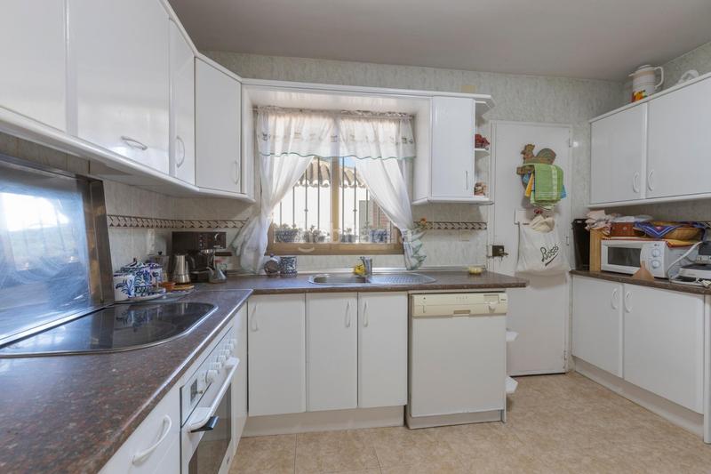 Foto db0beb88-87ef-4279-a44b-8caa1a4cb23a. Chalet en calle ronda de la luz 36 chalet con parcela de 660 metros y ademas amueblado en Albolote