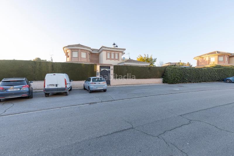 Foto f2cee593-7ab6-44de-87fb-39d878b8279b. Chalet en calle ronda de la luz 36 chalet con parcela de 660 metros y ademas amueblado en Albolote