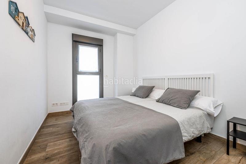Foto b2f20338-df1d-4a80-9b65-4722046d1bb2. Piso en calle josé luis pérez pujadas 15 piso zona forum con garaje incluido en Granada