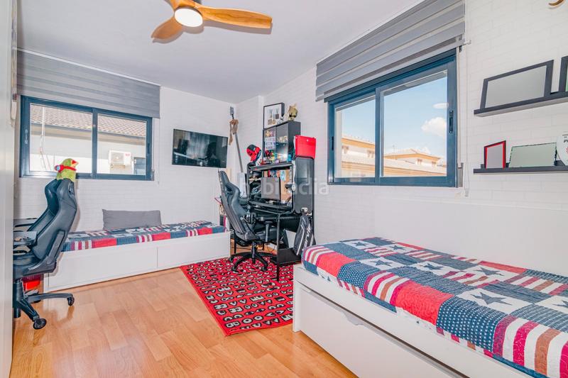 Foto 4f3919a7-7b49-4815-a642-1536585d29e8. Casa adosada en paseo lavanderas 9 adosada en Purchil en Vegas del Genil