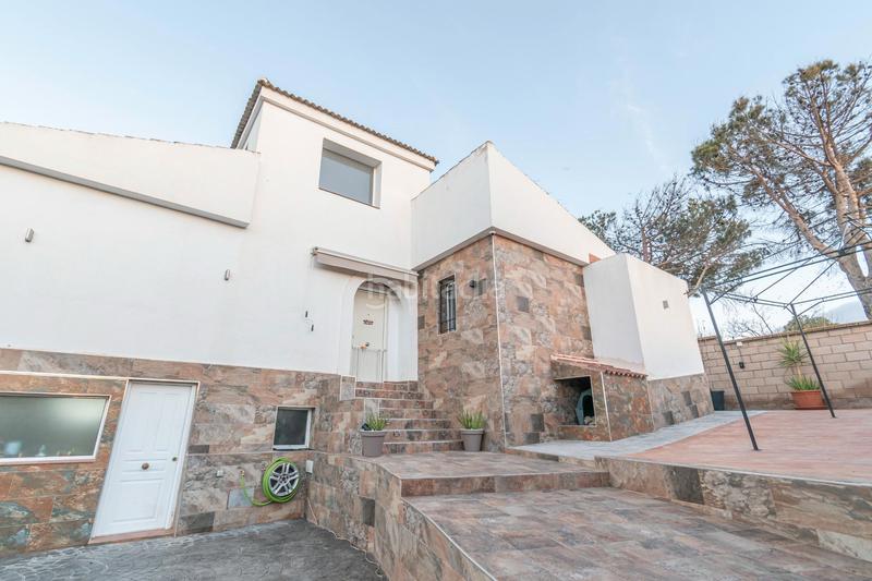 Foto 7661c508-8846-44c4-bd7a-a14742a105db. Chalet  reformado con piscina en Otura