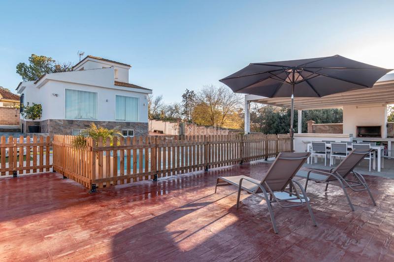 Foto a61cbe68-cbd3-486c-8b1a-989d53074dff. Chalet  reformado con piscina en Otura