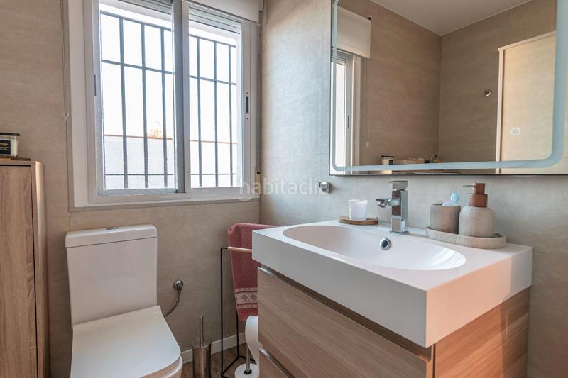 Foto b817726d-d1fa-4316-ba2d-58a00682fd5c. Chalet  reformado con piscina en Otura