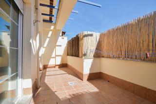 Attique à Calle francisco de orellana 38. Atico con plaza de garaje cerca proximo metro