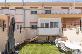 Maison jumelée  Calle once de marzo. Adosada con piscina comunitaria