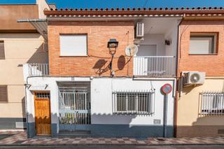 Casa  Calle menéndez pelayo. Casa en albolote