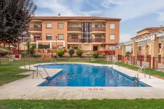 Appartement  Calle maria zambrano. Piso 3 habitaciones con piscina alhendin