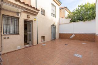 Casa adossada  Calle parroco jose rguez (cer). !!bonita casa adosada en el barrio de los periodistas, granada!!