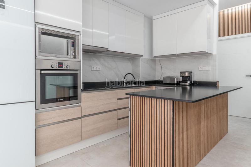 Foto 74e0502f-f7ca-4a37-bdce-f87b0a2643ab. Piso en Barrio de Zaidín Granada