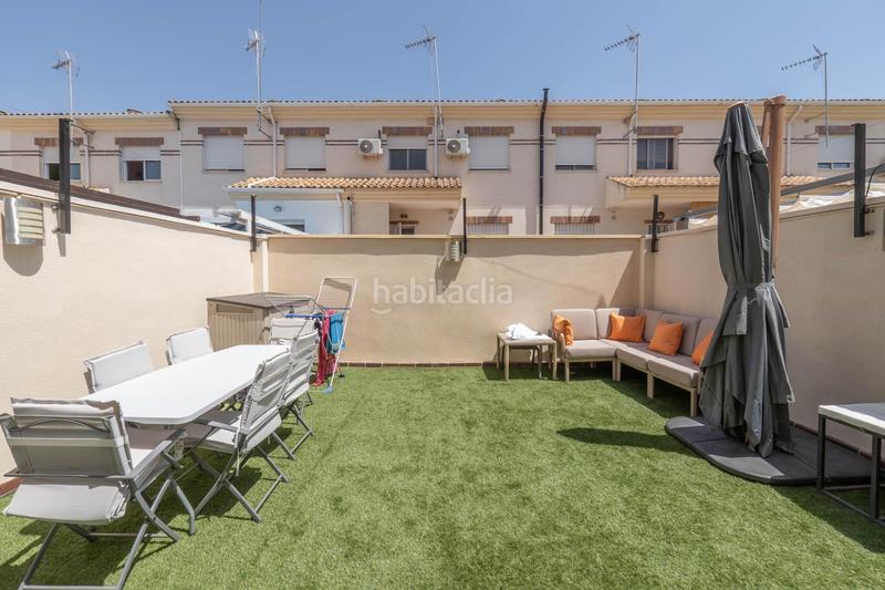 Foto 5329e510-4de5-4a86-a734-a32c38498735. Casa adossada amb aparcament piscina a Belicena Vegas del Genil