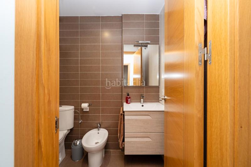 Foto a6b22886-b408-4a89-bac8-976b25d721b4. Casa adosada casa en carretera de la seirra en Crta. De la Sierra Granada