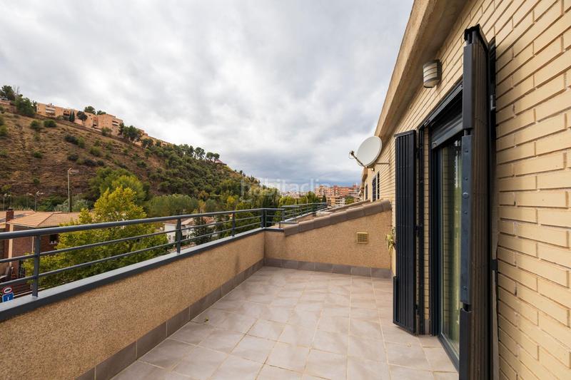 Foto af2296a2-54b9-4f0e-85c2-d69b831cf6d9. Casa adosada casa en carretera de la seirra en Crta. De la Sierra Granada