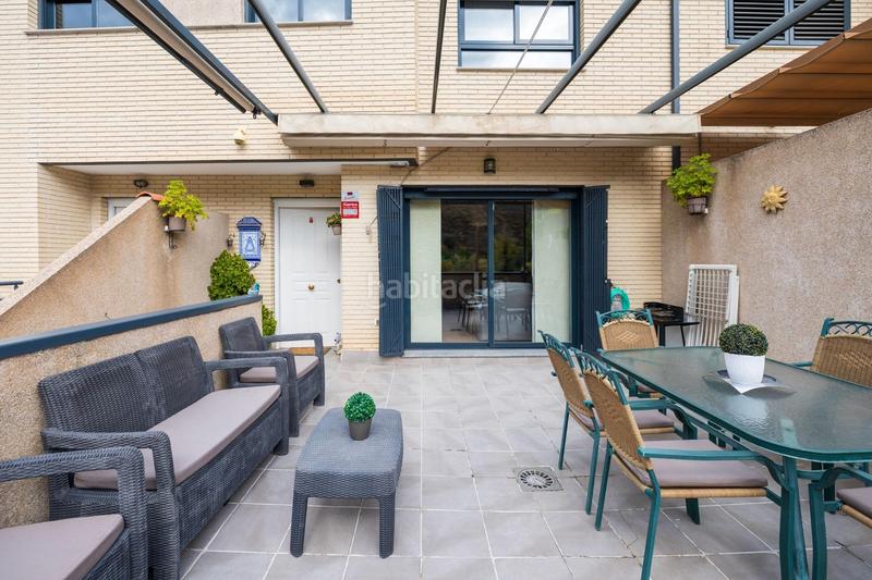 Foto c8cc1511-e99b-49ae-aa88-b6302e826234. Casa adosada casa en carretera de la seirra en Crta. De la Sierra Granada