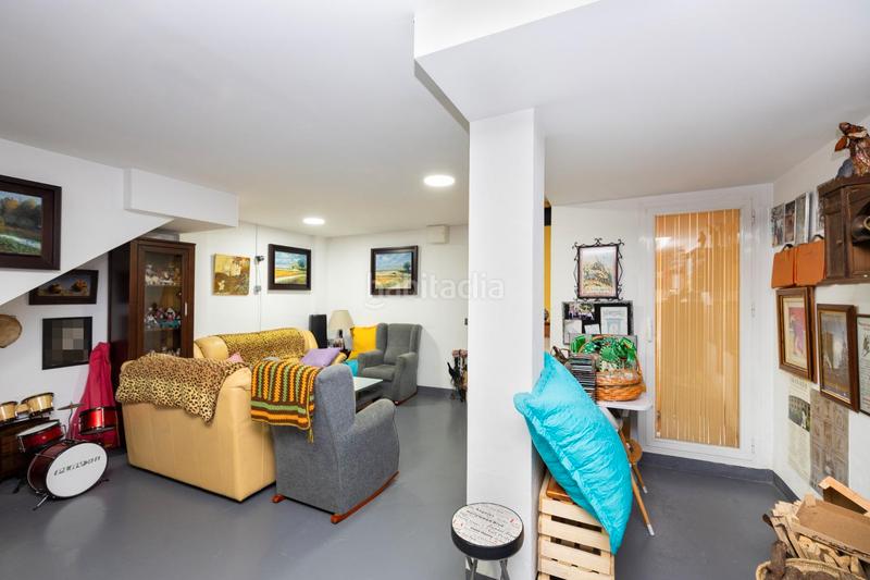 Foto ec05268f-8692-4038-9815-3e1e332957ab. Casa adosada casa en carretera de la seirra en Crta. De la Sierra Granada