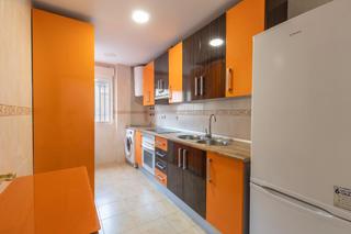 Appartement  Calle agustín molina. Piso en la zubia