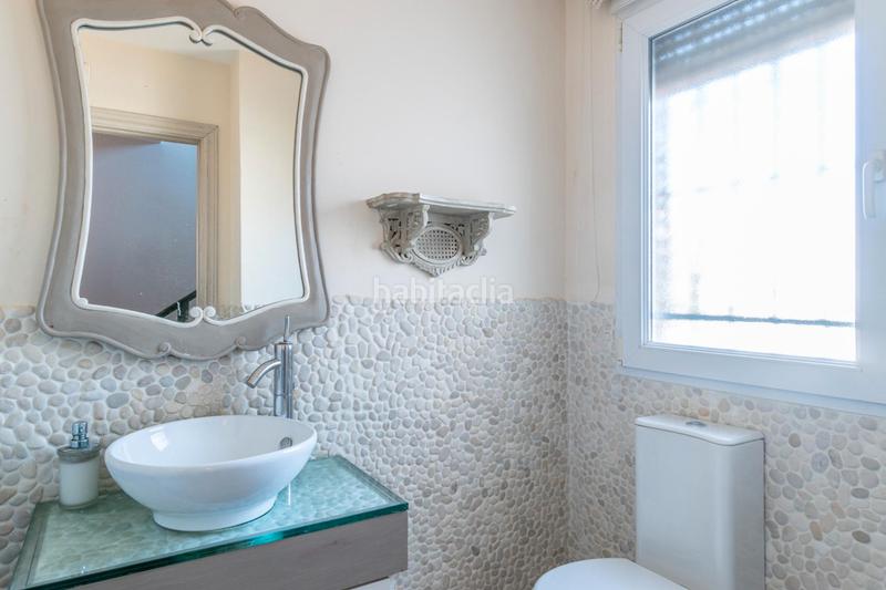 Foto 110a7e8c-cf45-4bfb-9c58-81f0bed21eea. Chalet casa haciendo esquina la zubia en La Zubia Ciudad Zubia (La)