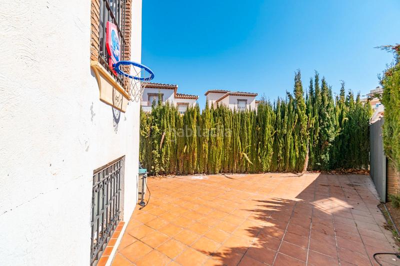 Foto 3cb0cb0b-81e8-4ddb-9d59-4a1061ec50b8. Chalet casa haciendo esquina la zubia en La Zubia Ciudad Zubia (La)