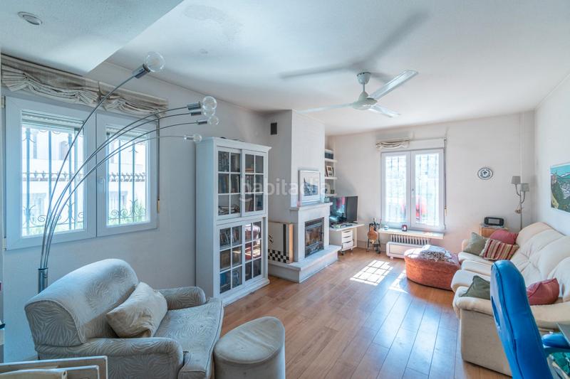 Foto 49145b95-80af-4cde-92ae-9541aff1586d. Chalet casa haciendo esquina la zubia en La Zubia Ciudad Zubia (La)