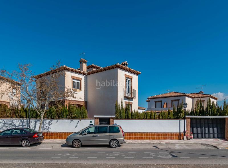 Foto 4c6c4d14-9da0-4d54-83d3-1b4d9422a0f2. Chalet casa haciendo esquina la zubia en La Zubia Ciudad Zubia (La)