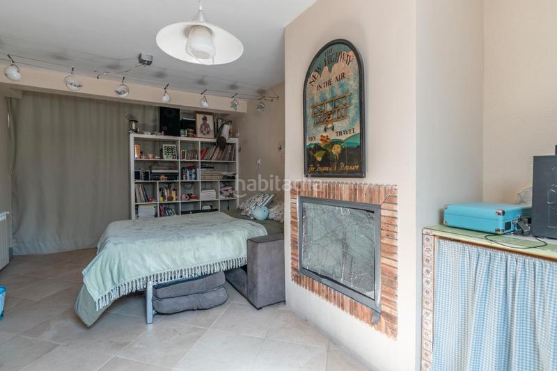 Foto 4f148174-11d1-4146-89f7-592c12fd6f73. Chalet casa haciendo esquina la zubia en La Zubia Ciudad Zubia (La)