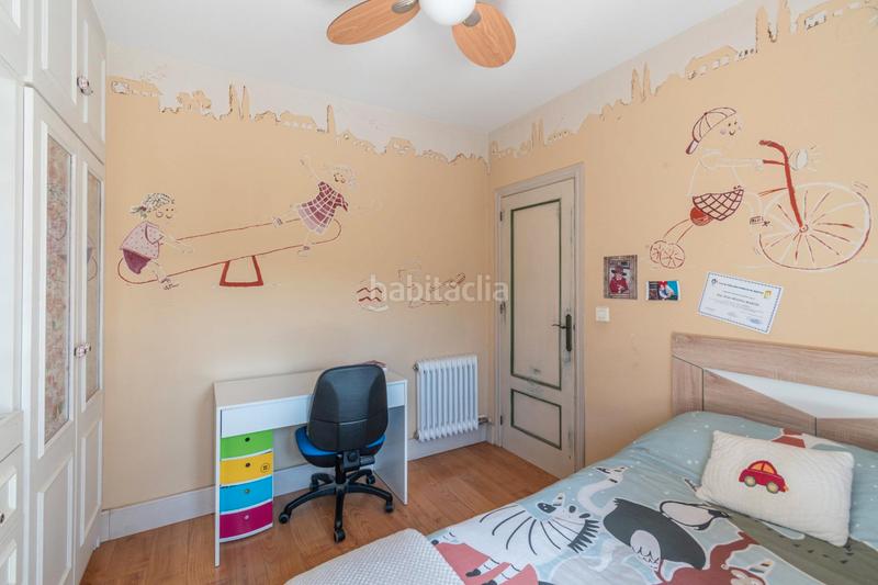 Foto 682b26c4-4e2d-41d1-aab6-d14d959b5554. Chalet casa haciendo esquina la zubia en La Zubia Ciudad Zubia (La)