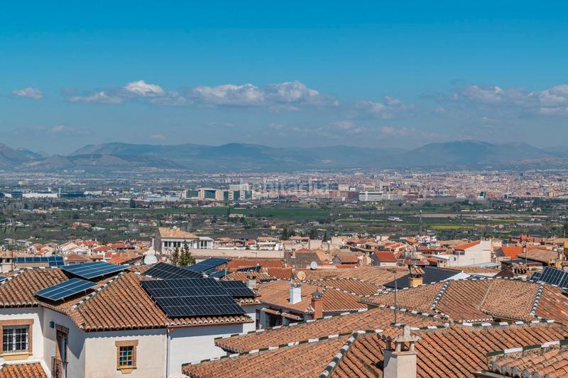 Foto 8106f1fb-db59-4b8a-98f1-8120a357bb50. Chalet casa haciendo esquina la zubia en La Zubia Ciudad Zubia (La)