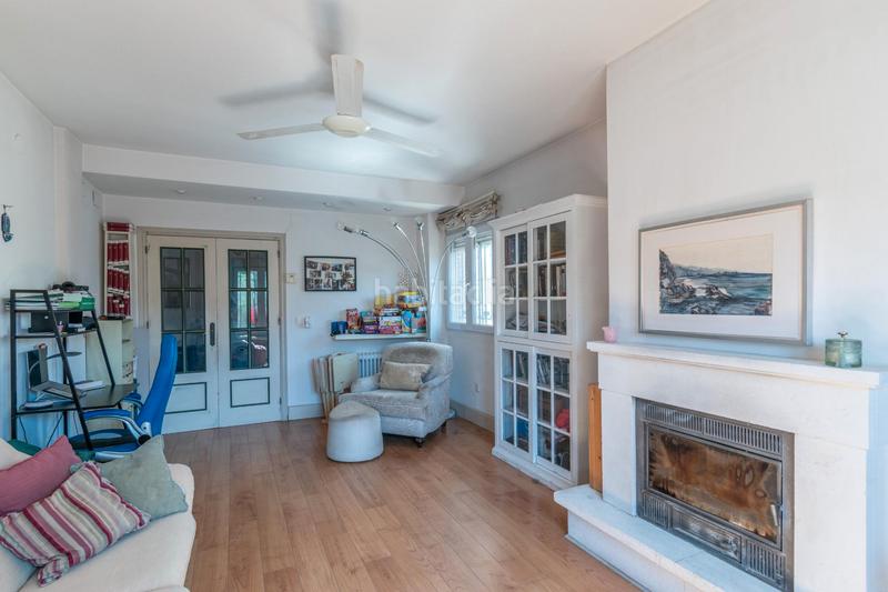 Foto 8917afaa-cc5a-4b6a-9e78-f483afdae77d. Chalet casa haciendo esquina la zubia en La Zubia Ciudad Zubia (La)