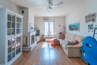 Xalet  Calle julián besteiro. Casa haciendo esquina la zubia