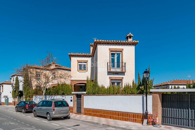 Foto bf784c45-8c54-4249-a288-227004a9e0c3. Chalet casa haciendo esquina la zubia en La Zubia Ciudad Zubia (La)