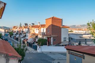 Casa adossada  Calle gloria fuertes. Casa adosada en belicena