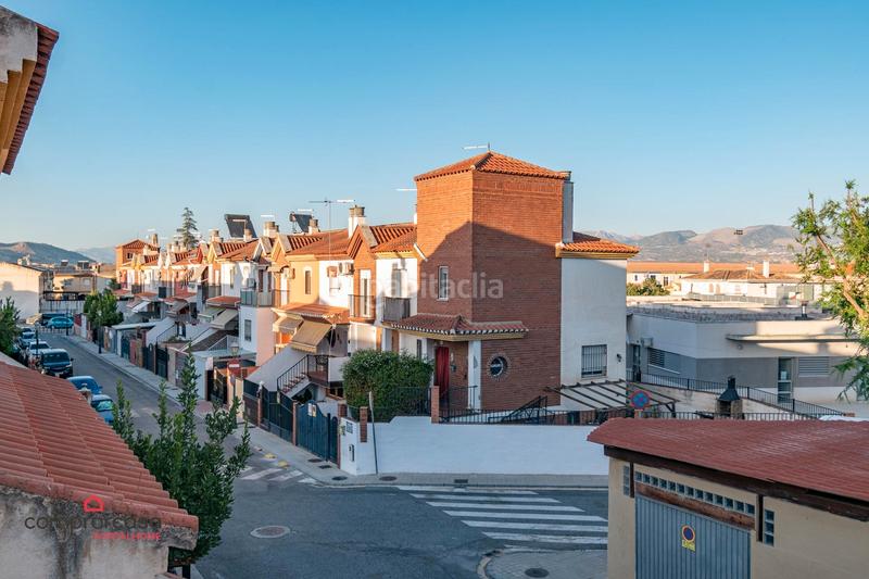 Foto 896296a6-b8f9-404c-83c7-da59ada5dc3c. Casa adossada amb aparcament a Belicena Vegas del Genil