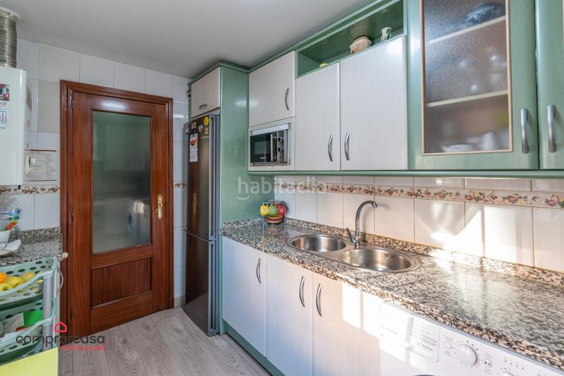 Foto dda08ddd-ac89-46aa-a9f5-98baa3627e86. Casa adossada amb aparcament a Belicena Vegas del Genil