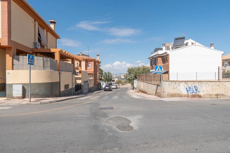 Foto 19ecf592-df90-4613-823e-179b57ec3dff. Casa aparellada amb aparcament a Cájar