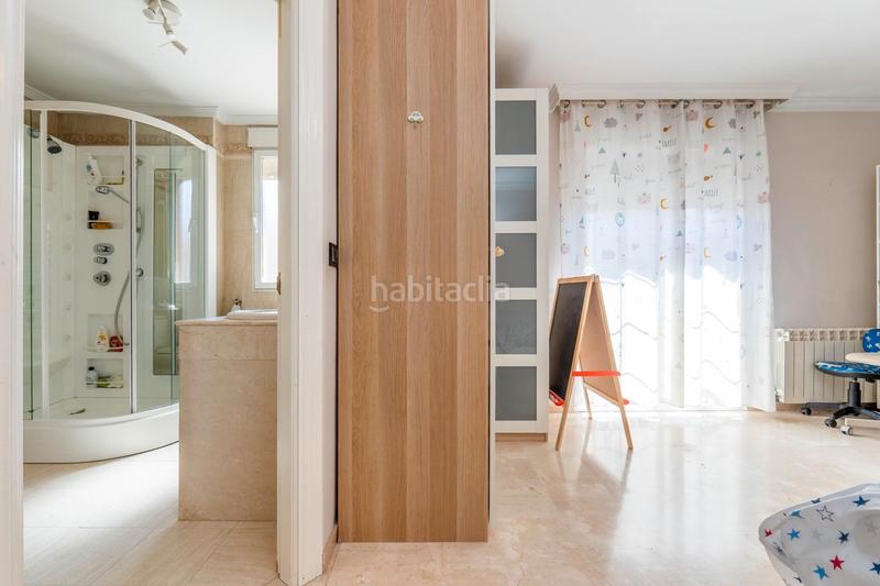 Foto 207e5864-c021-4da7-bd3f-5239c28954cd. Casa aparellada amb aparcament a Cájar