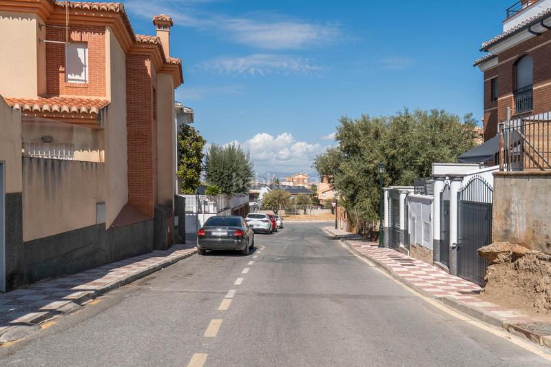 Foto 4b233968-247b-46f8-bdd0-7be15382bb2a. Casa aparellada amb aparcament a Cájar