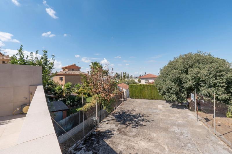 Foto 65bb41ba-920d-45e9-b351-d3f20ee8e4a9. Casa aparellada amb aparcament a Cájar