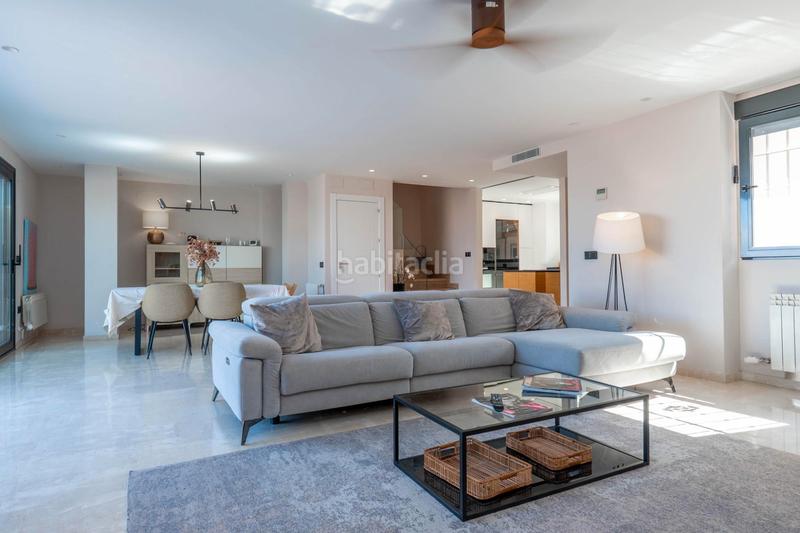 Foto b166087d-2eeb-4f9b-aaa4-c8b3d703fcb1. Casa aparellada amb aparcament a Cájar