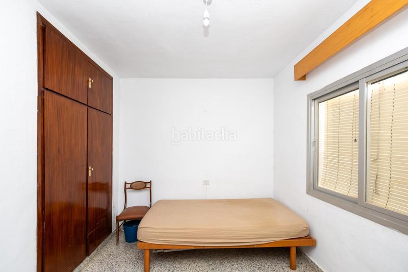 Foto 1eaf1397-5f69-4894-b6b5-b75d0671a1c0. Chalet en calle herrería 21 vivienda en la zubia en Zubia (La)