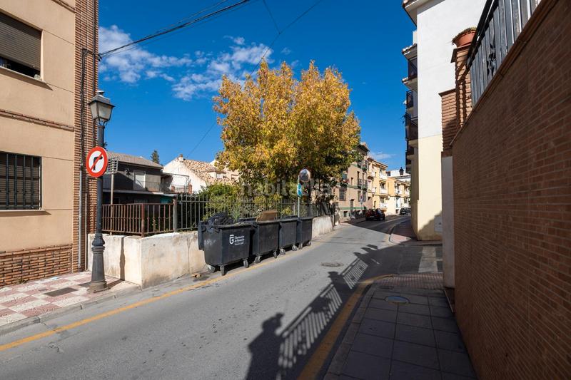 Foto 5bb559dc-d748-4618-80b3-06f0219a22af. Chalet en calle herrería 21 vivienda en la zubia en Zubia (La)