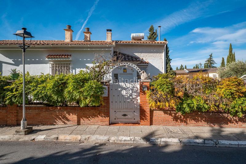 Foto 21e7ecf7-cab6-4597-bbc4-29095b42dff2. Chalet in calle aynadamar 5 in Alfacar